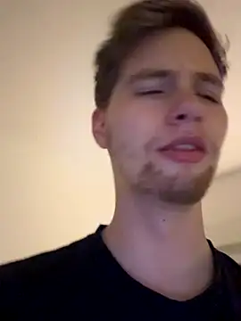 LukeAndLucy's cam snapshot