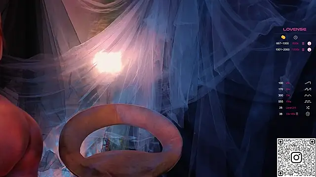 GildedKitten's cam snapshot