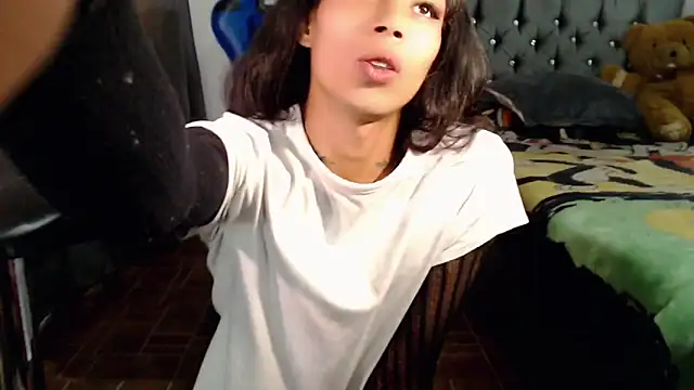 Sweet-Cris live sex cam