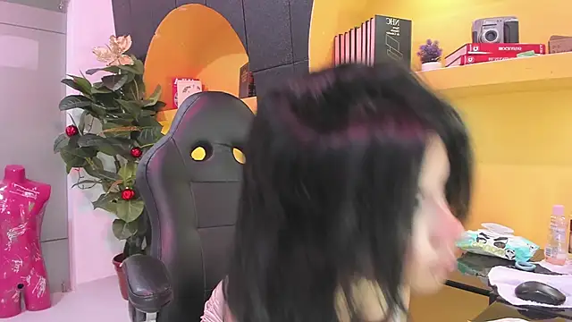 HelenaScott's cam snapshot