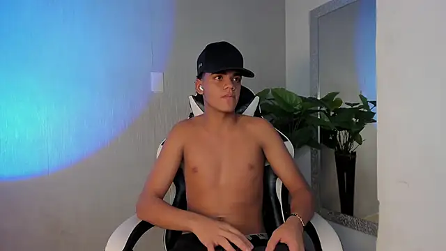 Isaac_Collins_ live sex cam