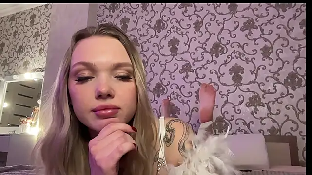 Amelly_04Sun's cam snapshot