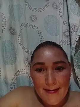 Leona-Pig's cam snapshot