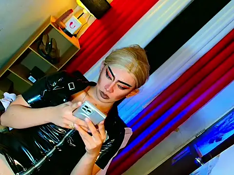 HOLLYWOOD_QUEEN_88 live sex cam