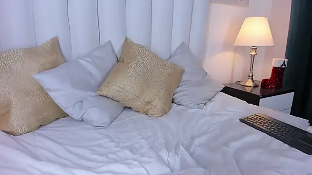 Violet_queen20 live sex cam