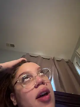 QueenNuttCollector live sex cam