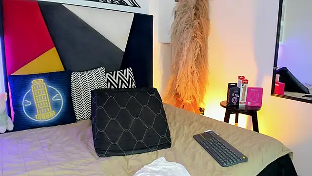 MaikyCooper live sex cam