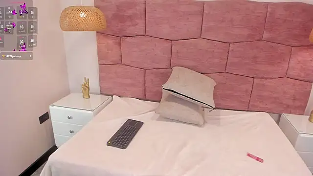 ninacrave_'s cam snapshot