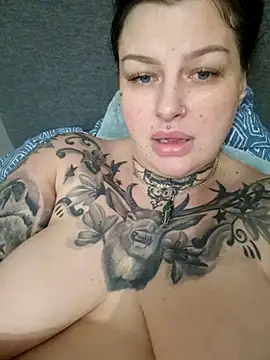 CurvyyAnna live sex cam