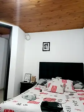 coupledesire18 live sex cam