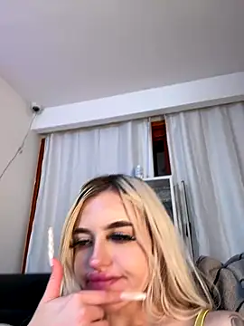 Steffi_Snowbunny live sex cam