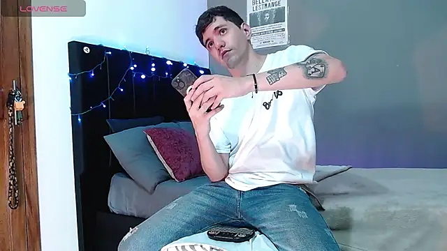 Matteo12_ live sex cam