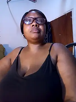 YELLOW_BONE live sex cam