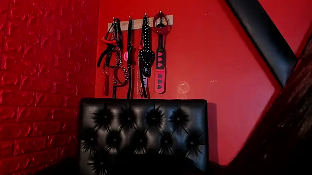 Monttserratt live sex cam