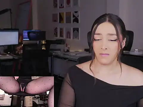 _KimberlyClars_'s cam snapshot