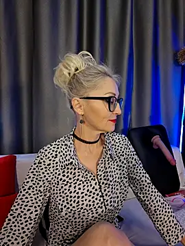 Milforja live sex cam