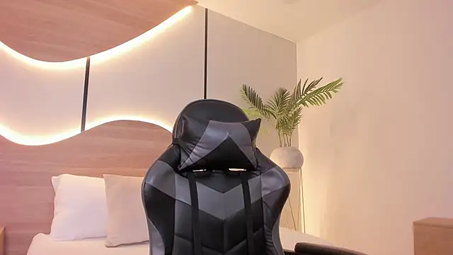 emily_tolson's cam snapshot