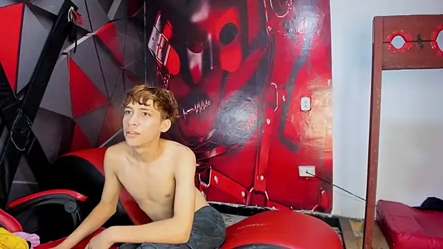 Alex_LatinBoy18's cam snapshot