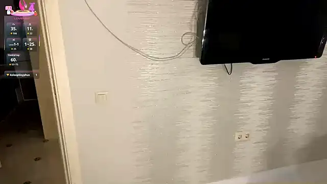 IsabellaRedfire's cam snapshot