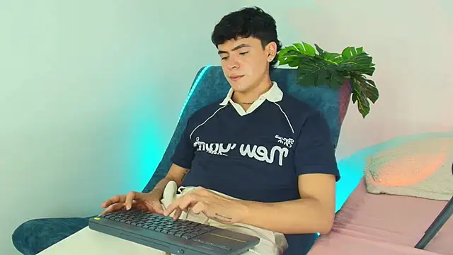 CamiiGuzmanX's cam snapshot