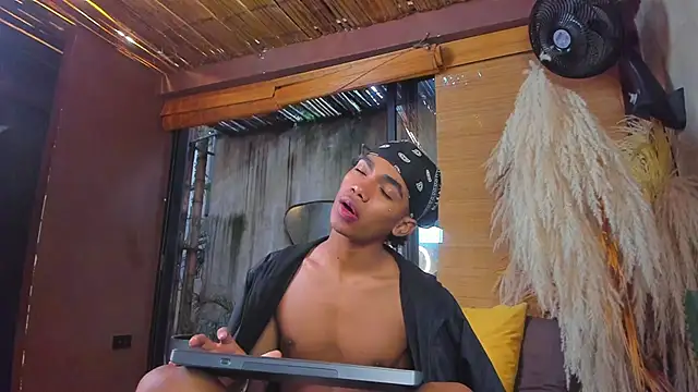 AlanCutee's cam snapshot