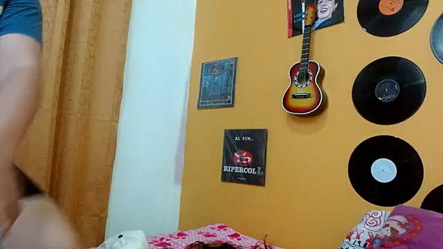 thecatsweet833's cam snapshot