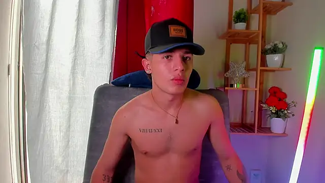 latiin_boy21's cam snapshot