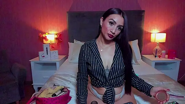 ArianaRosee_'s cam snapshot