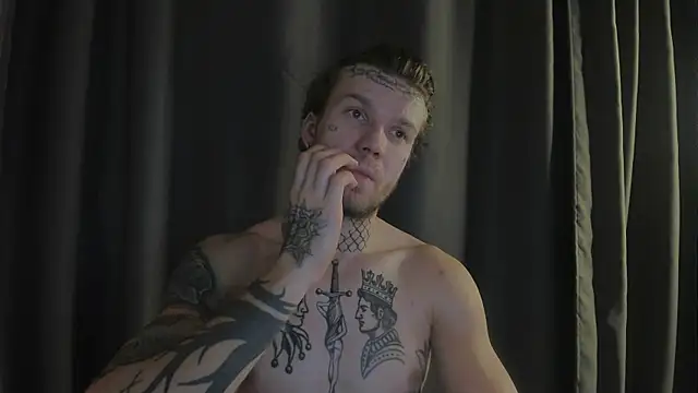 Huntall77 live sex cam