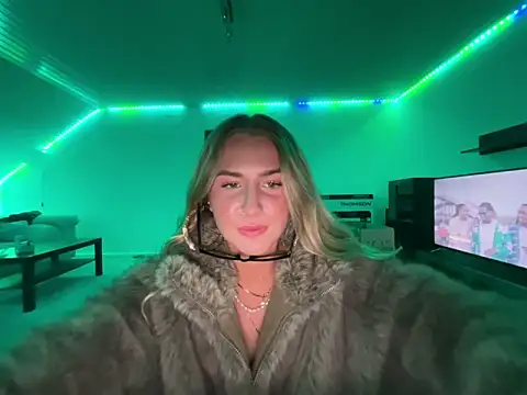 goddesemiiyy live sex cam