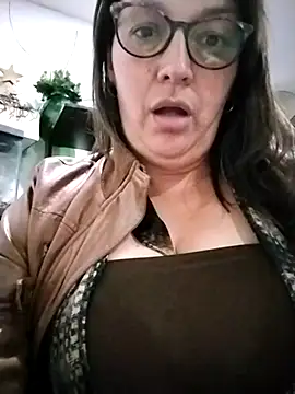 -saraqueen- live sex cam