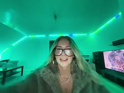 goddesemiiyy's cam snapshot