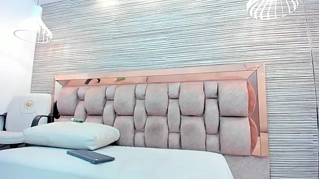 claire_bonny's cam snapshot