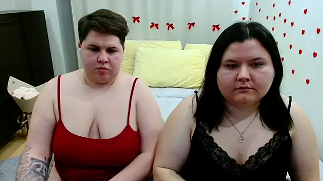 BeckyAndHellen live sex cam