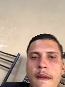 Ryanzl017 live sex cam