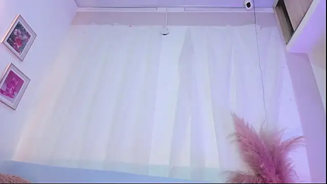 Miss_JulietaShadow's cam snapshot