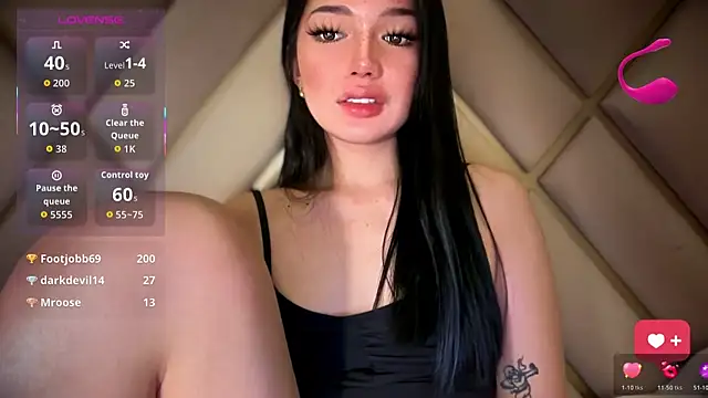 IvonnyBonita live sex cam