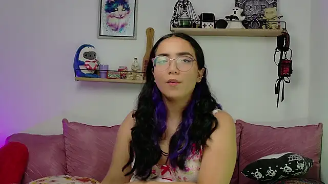 LucyDerby's cam snapshot