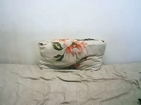 BrunetteNaomi8's cam snapshot