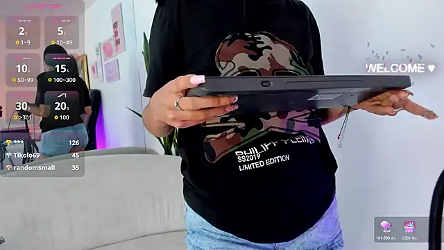 ChloeHarper_ live sex cam