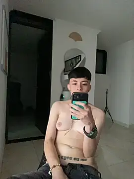 nico_18x live sex cam