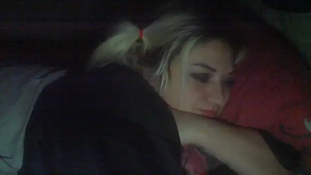 CharleyCream's cam snapshot