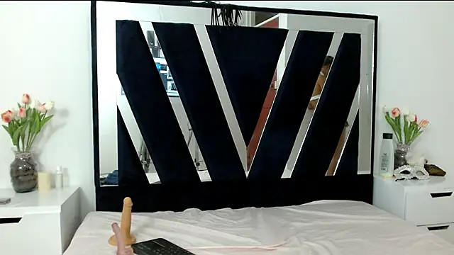 ZoeJhonsom's cam snapshot