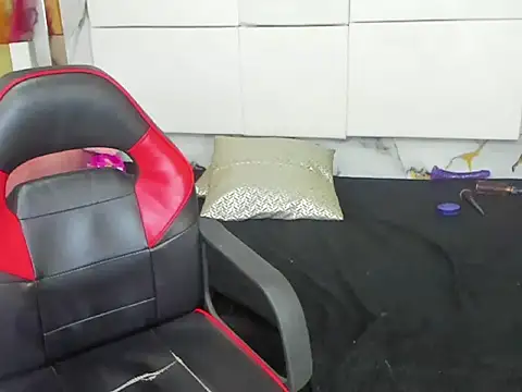 PrincesANDdark's cam snapshot