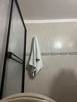 Lyon_vach live sex cam