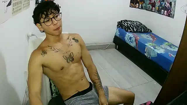 Dillom420 live sex cam