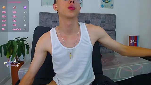 skinny_bigcock02 live sex cam