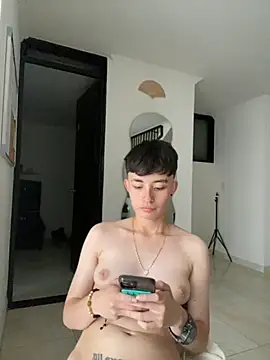 nico_18x live sex cam