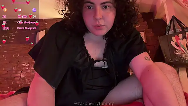 RaspberryTommyFTM live sex cam