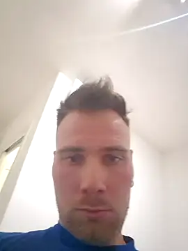 mrlyuis live sex cam